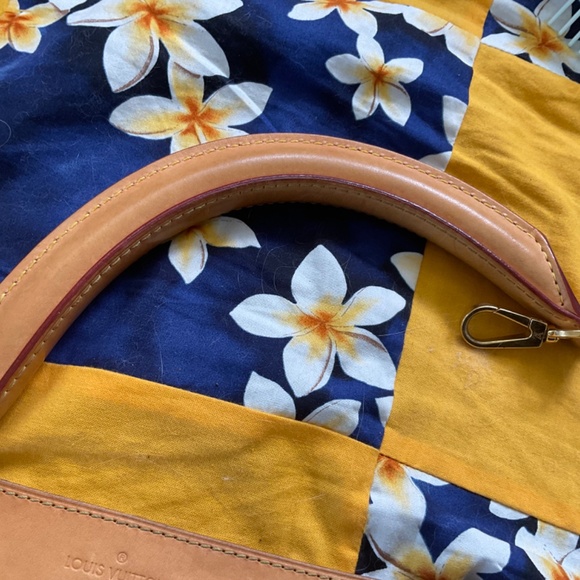 Authentic Louis Vuitton Soffi Hobo Bag - Picture 12 of 13